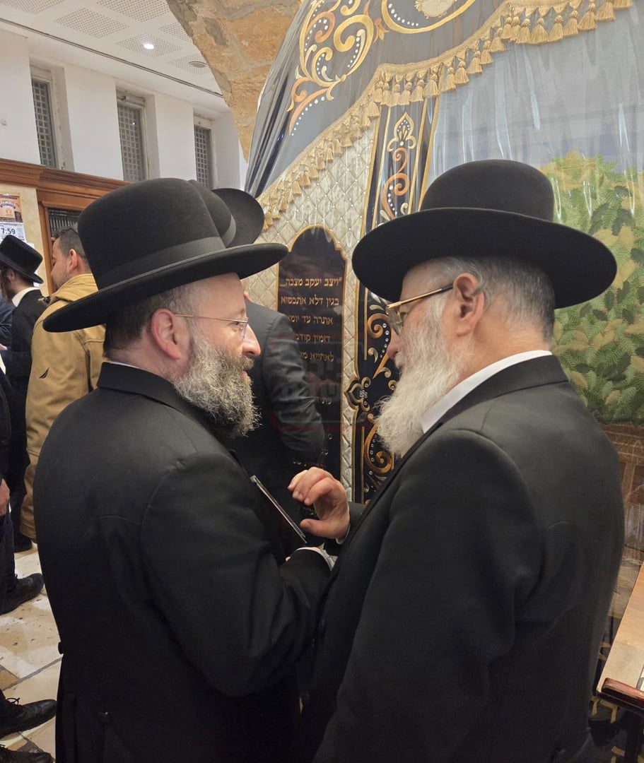 המסך שהביך את האדמו"ר | 'זופניק בכיכר' עם כל התמונות, הנייעס והחשיפות של השבוע