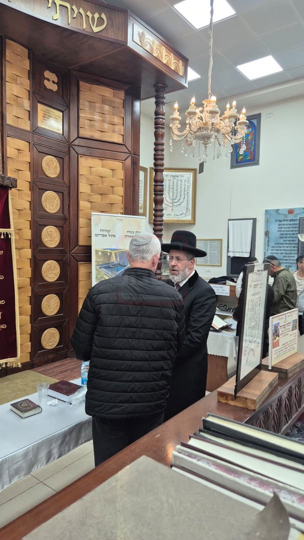 המסך שהביך את האדמו"ר | 'זופניק בכיכר' עם כל התמונות, הנייעס והחשיפות של השבוע
