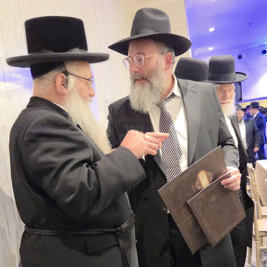 המסך שהביך את האדמו"ר | 'זופניק בכיכר' עם כל התמונות, הנייעס והחשיפות של השבוע