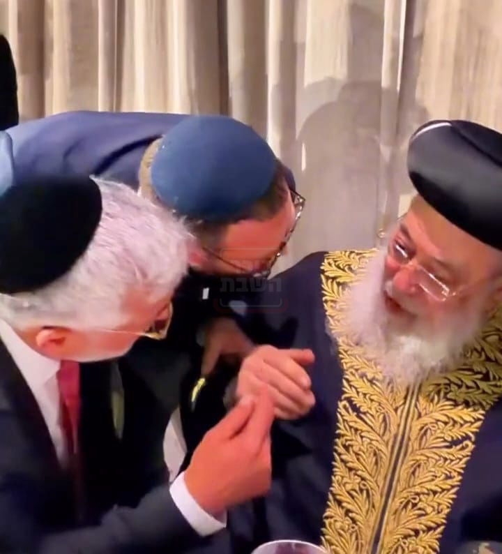 המסך שהביך את האדמו"ר | 'זופניק בכיכר' עם כל התמונות, הנייעס והחשיפות של השבוע