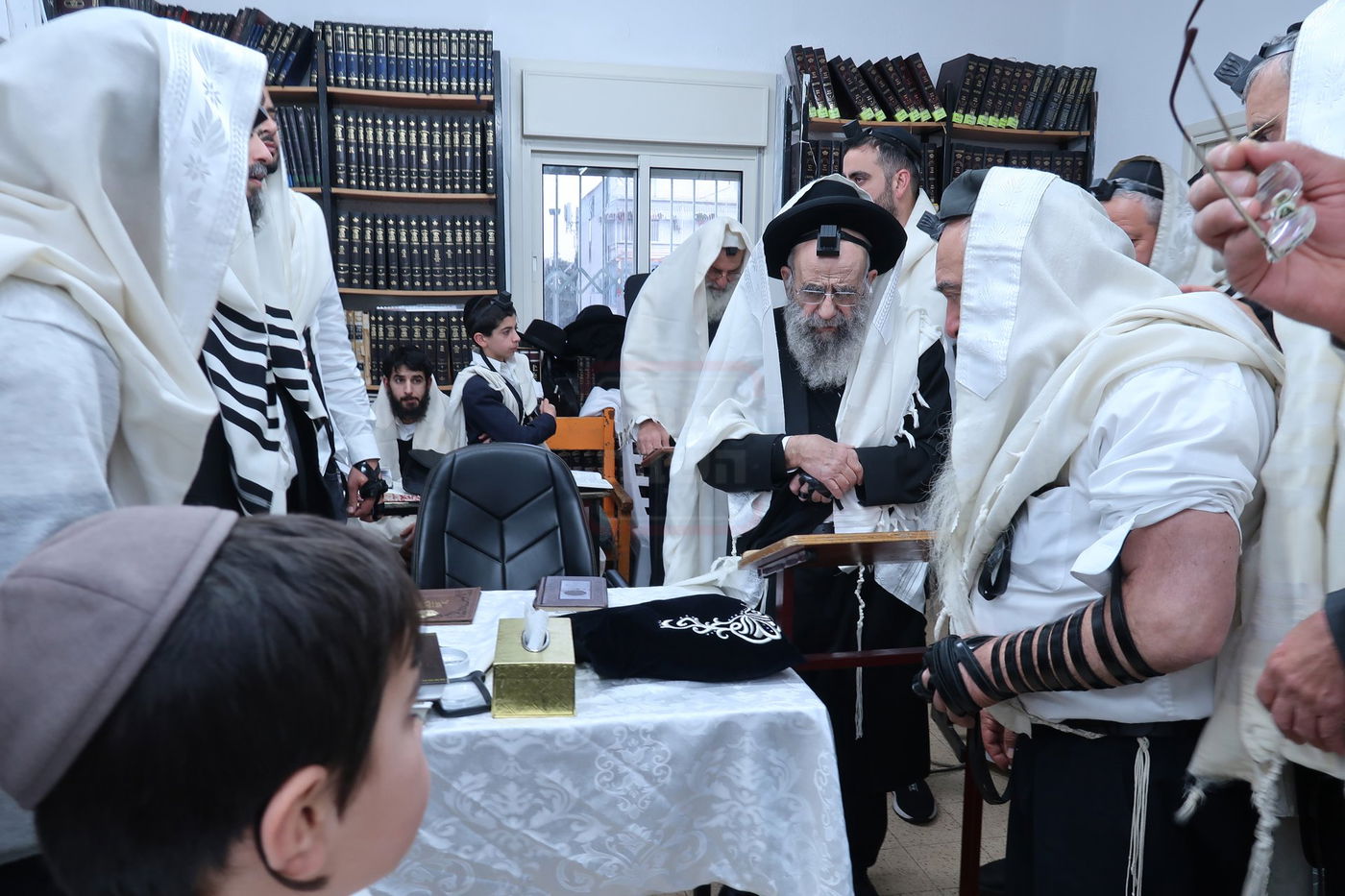 ר"ח ניסן אצל הגאון רבי משה צדקה