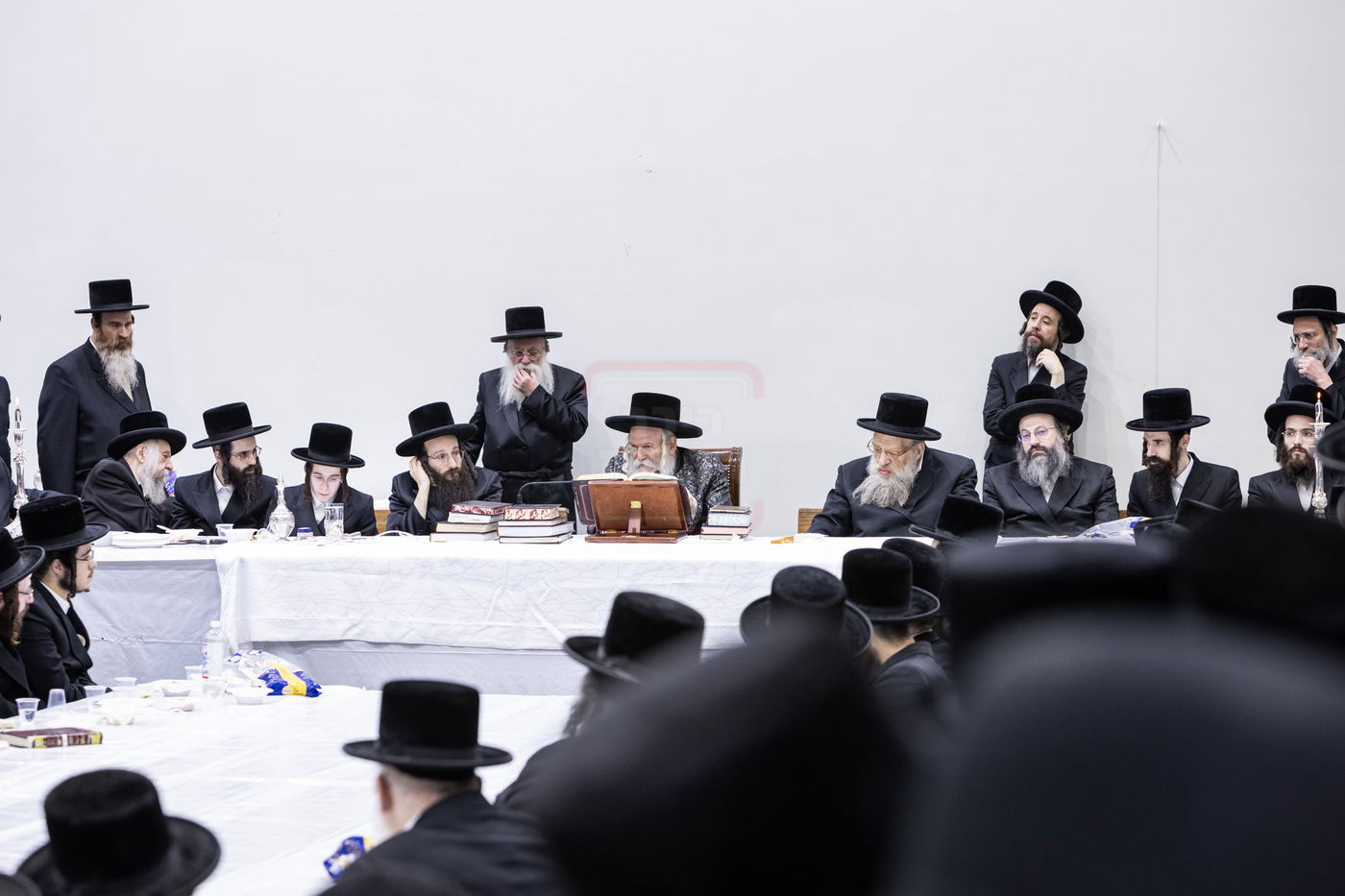 בר מצווה לנכד האדמו"ר מבאבוב