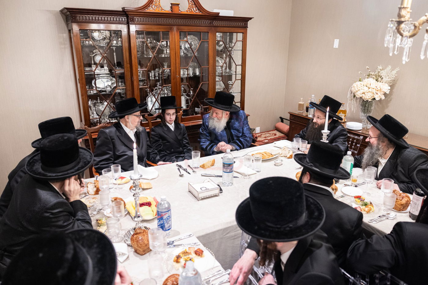 בר מצווה לנכד האדמו"ר מבאבוב