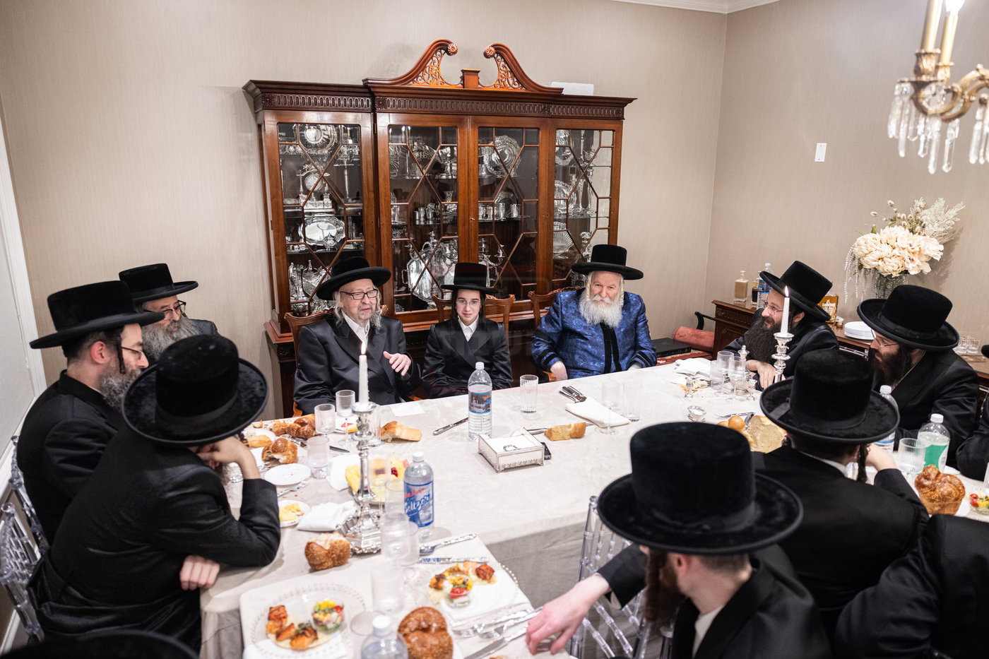 בר מצווה לנכד האדמו"ר מבאבוב