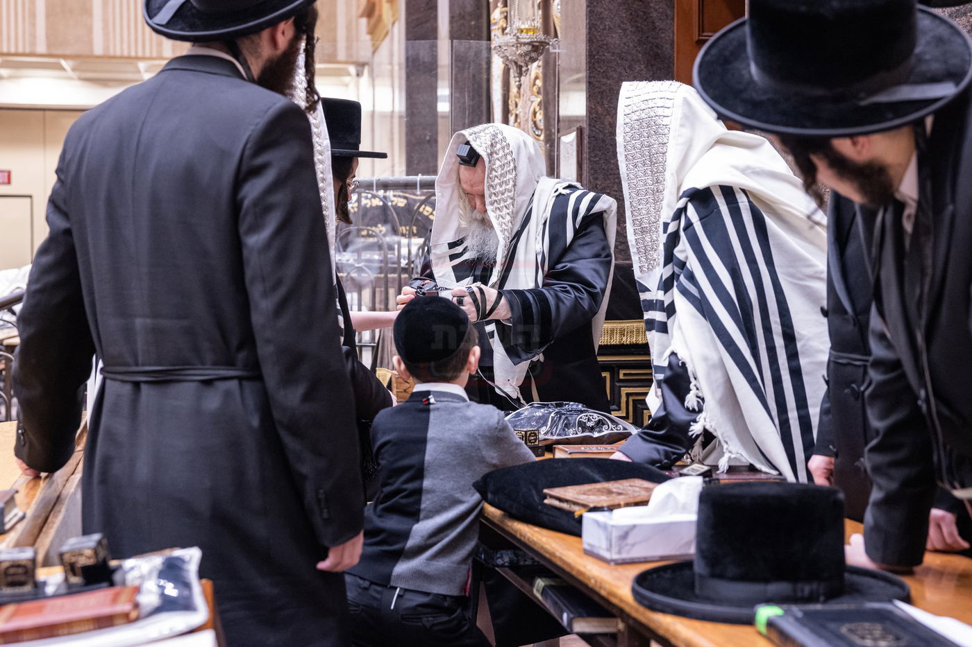 בר מצווה לנכד האדמו"ר מבאבוב