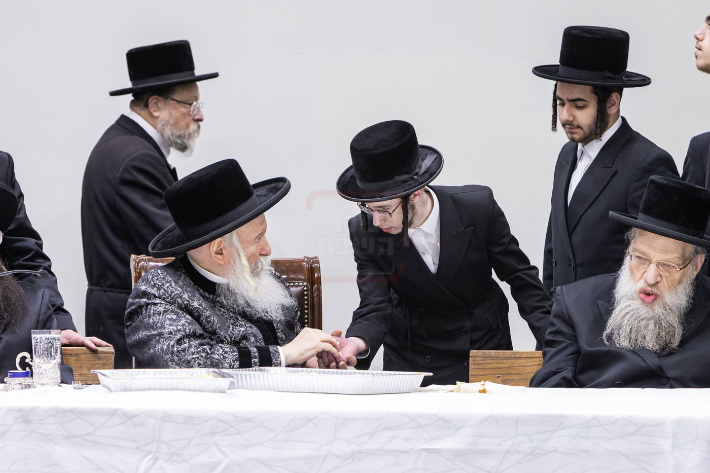 בר מצווה לנכד האדמו"ר מבאבוב