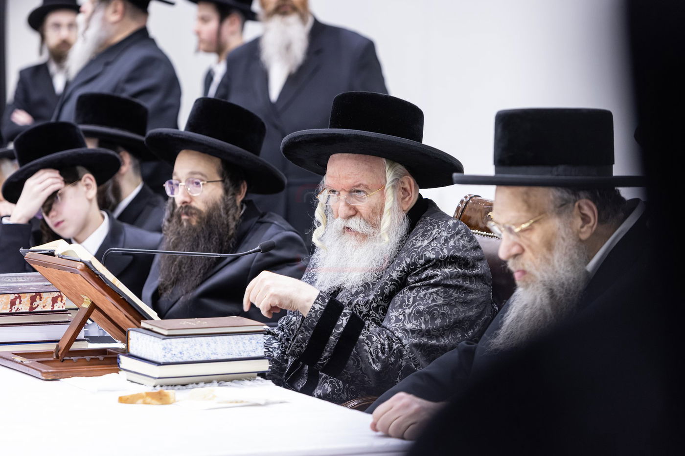 בר מצווה לנכד האדמו"ר מבאבוב