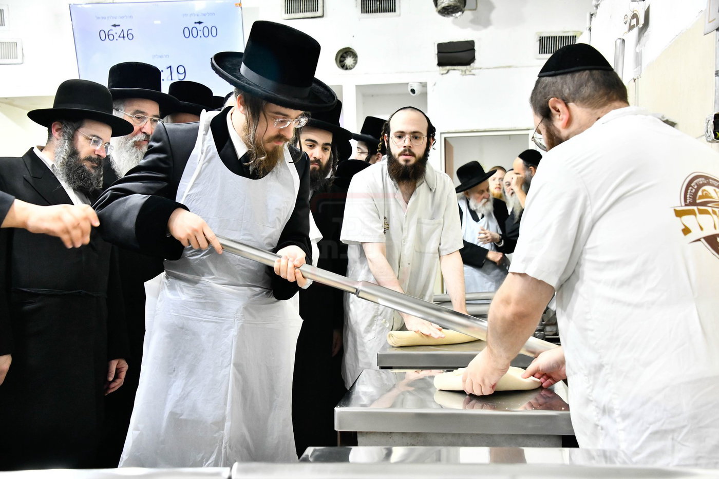 האדמו"ר מסאדיגורה באפיית המצות