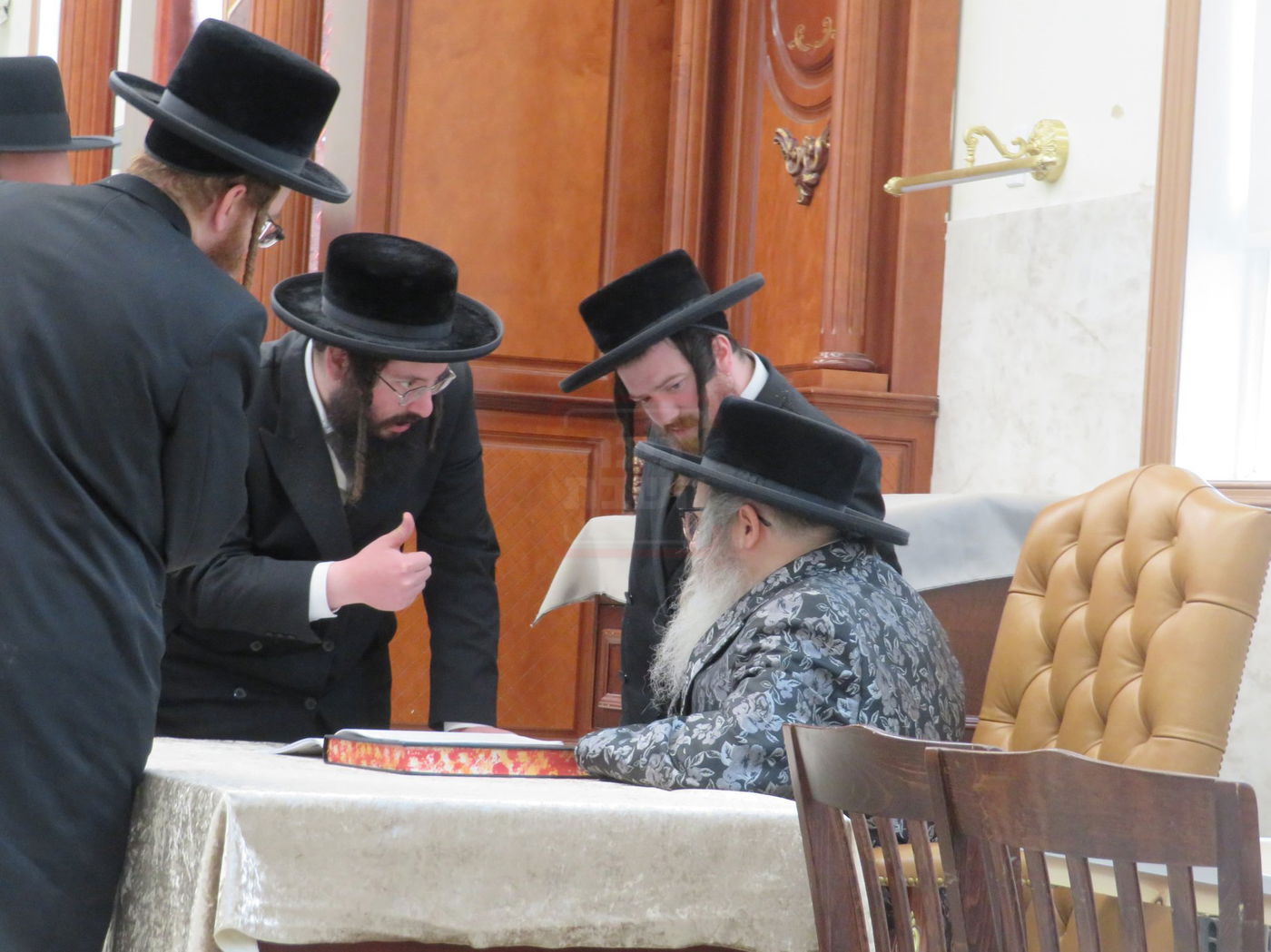 שיעור סוגיא וראש חודש ניסן סעודה במתיבתא ד'סאטמר 