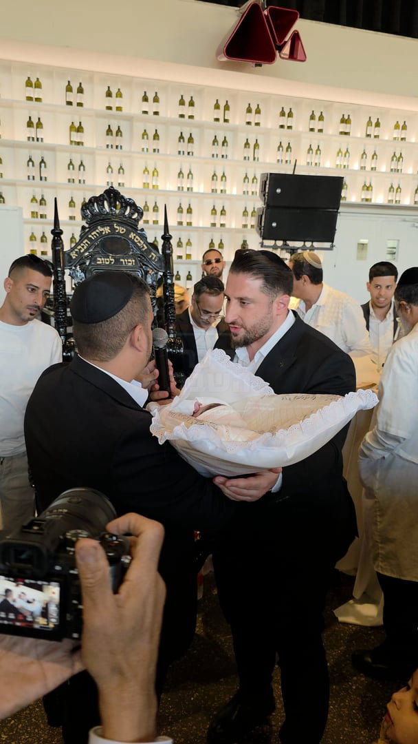 סערת הענק בעולם החזנות | 'זופניק בכיכר' עם כל התמונות, הנייעס והחשיפות של השבוע