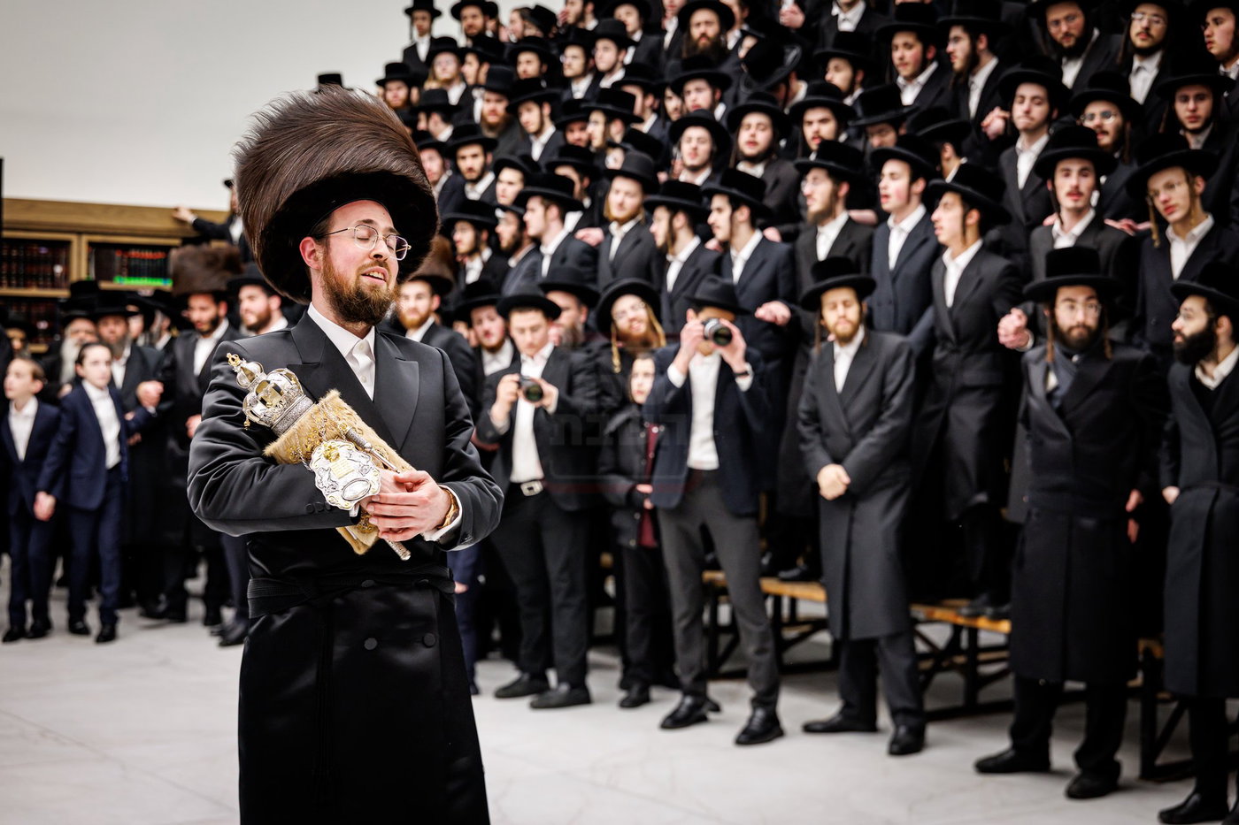 הכנסת ספר תורה בצאנז קלויזנבורג