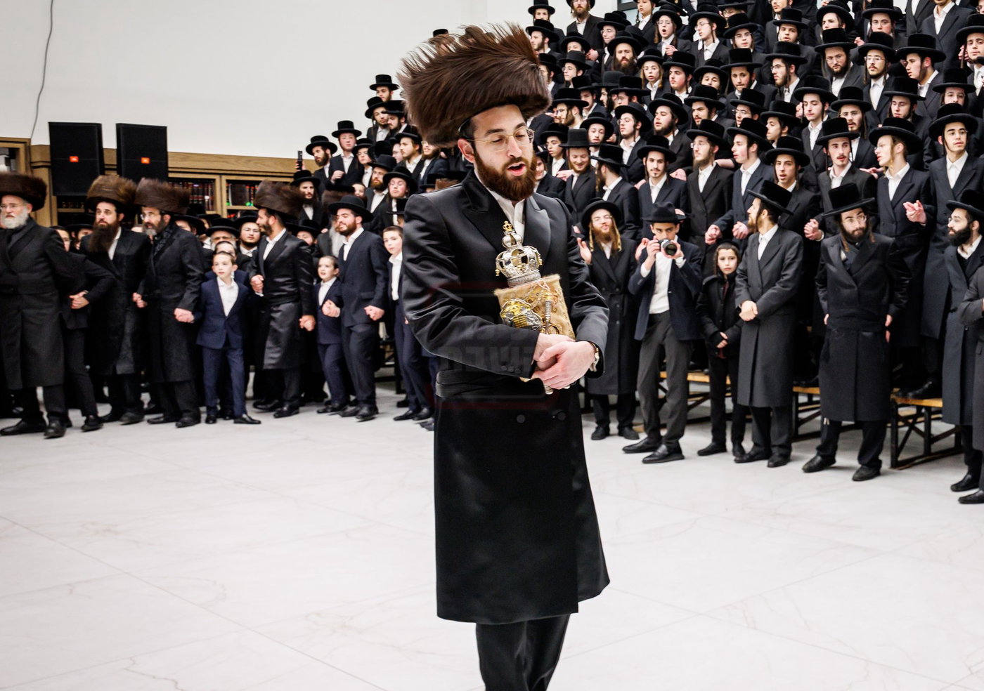 הכנסת ספר תורה בצאנז קלויזנבורג