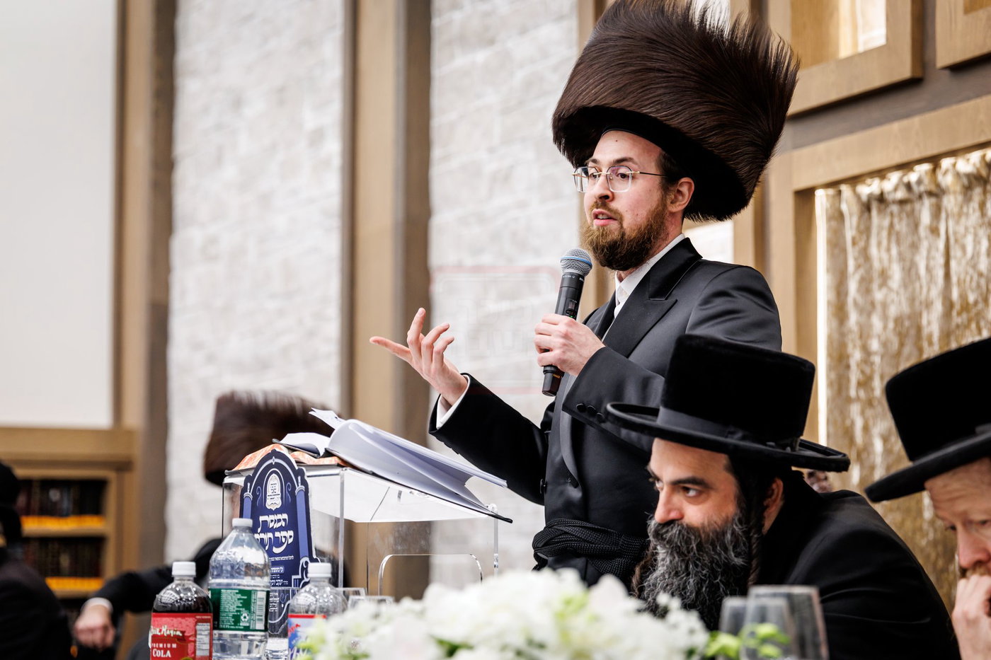 הכנסת ספר תורה בצאנז קלויזנבורג