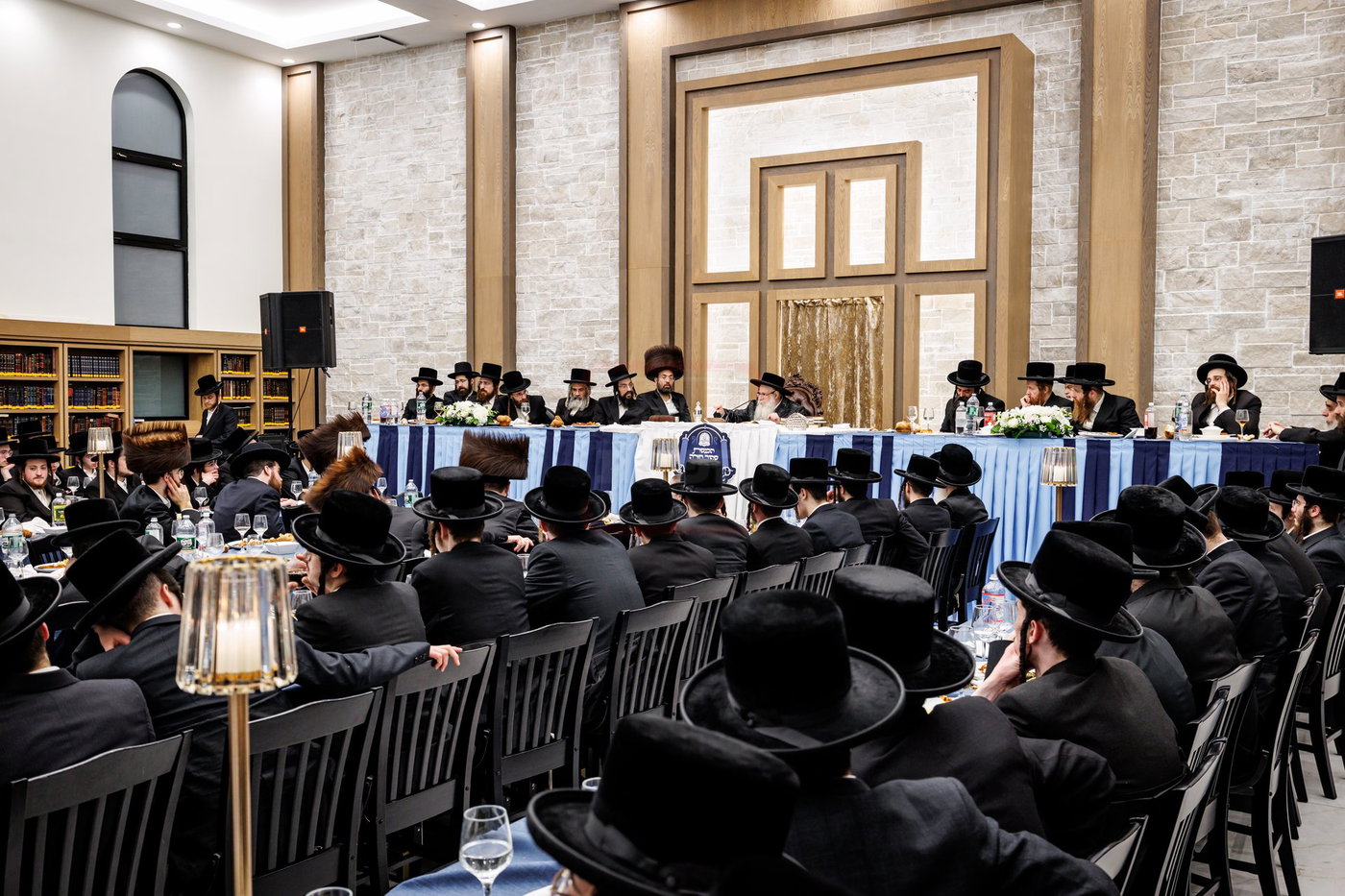 הכנסת ספר תורה בצאנז קלויזנבורג