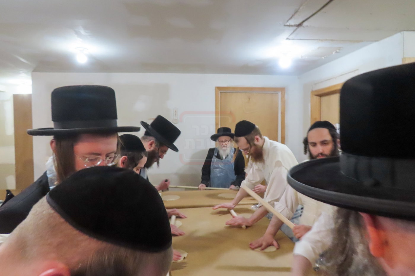 האדמו"ר מסערדאהעלי באפיית מצות 