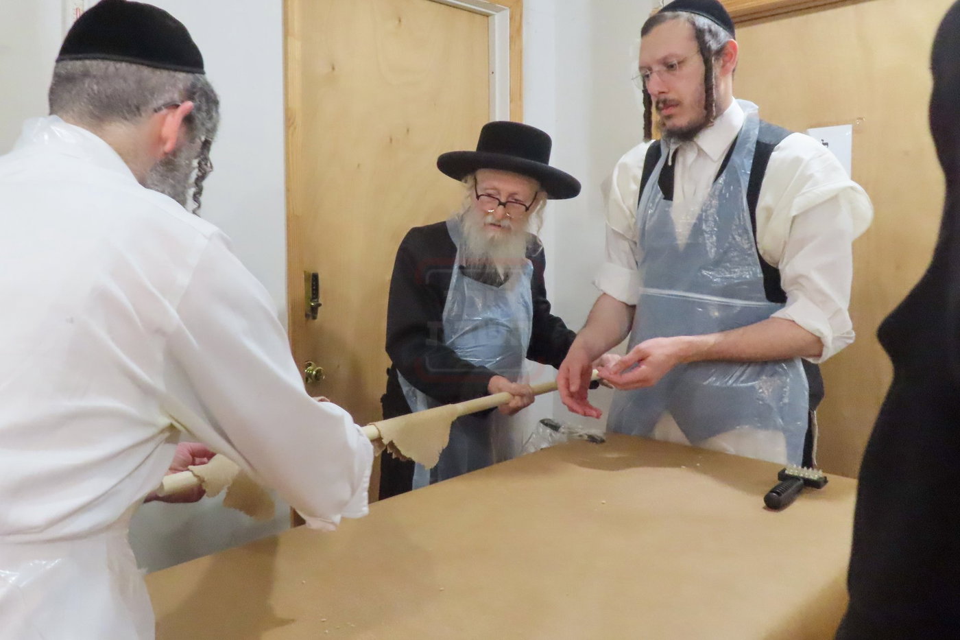 האדמו"ר מסערדאהעלי באפיית מצות 