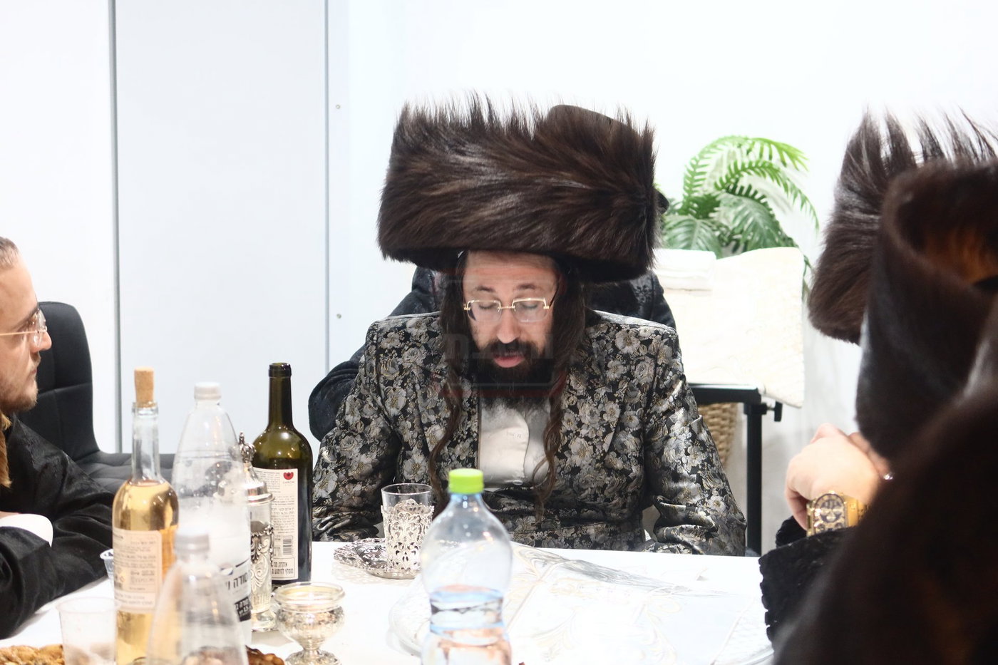 מוצ"ש חוה"מ פסח בחצה"ק מעזבוז