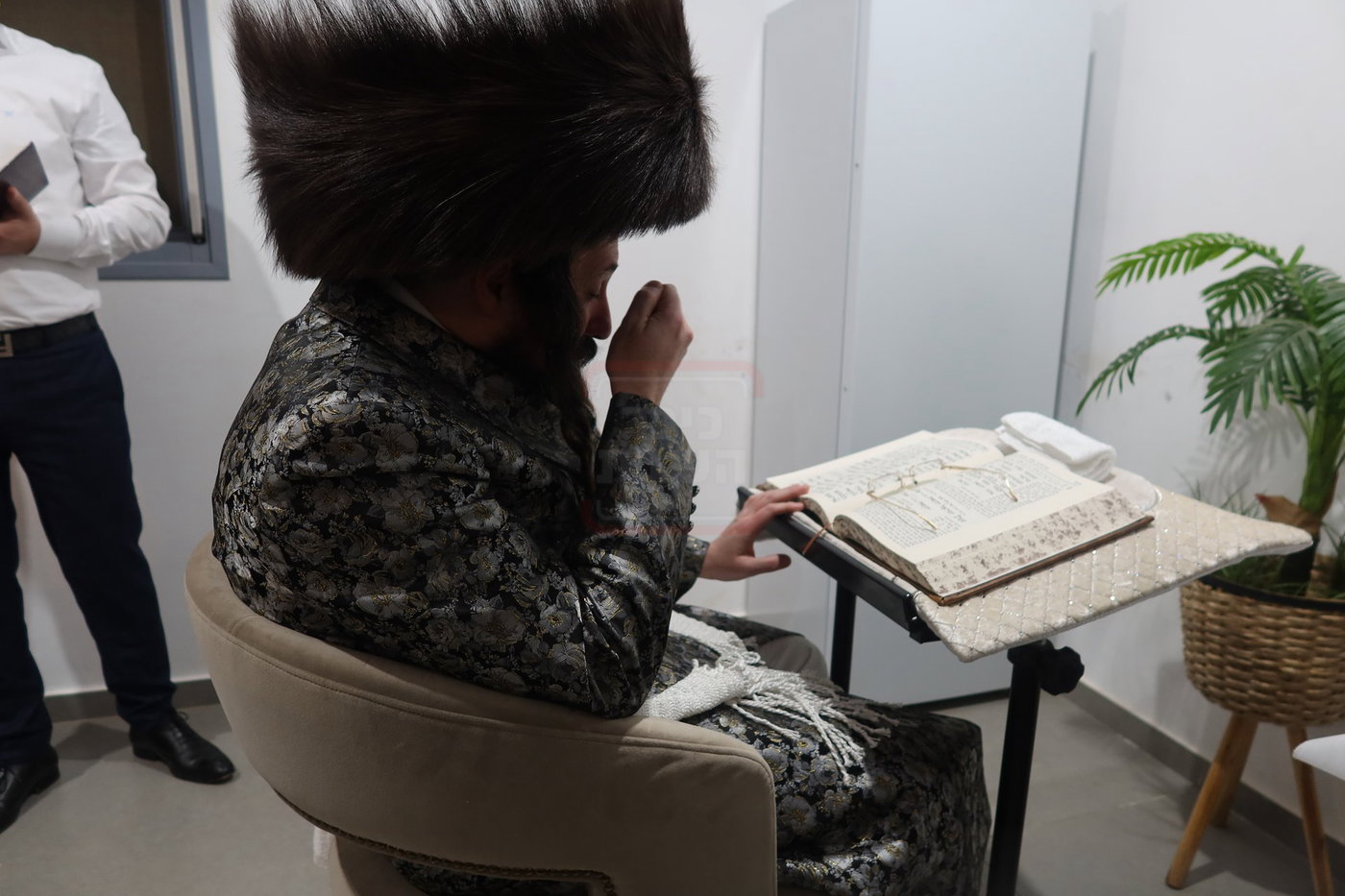 מוצ"ש חוה"מ פסח בחצה"ק מעזבוז