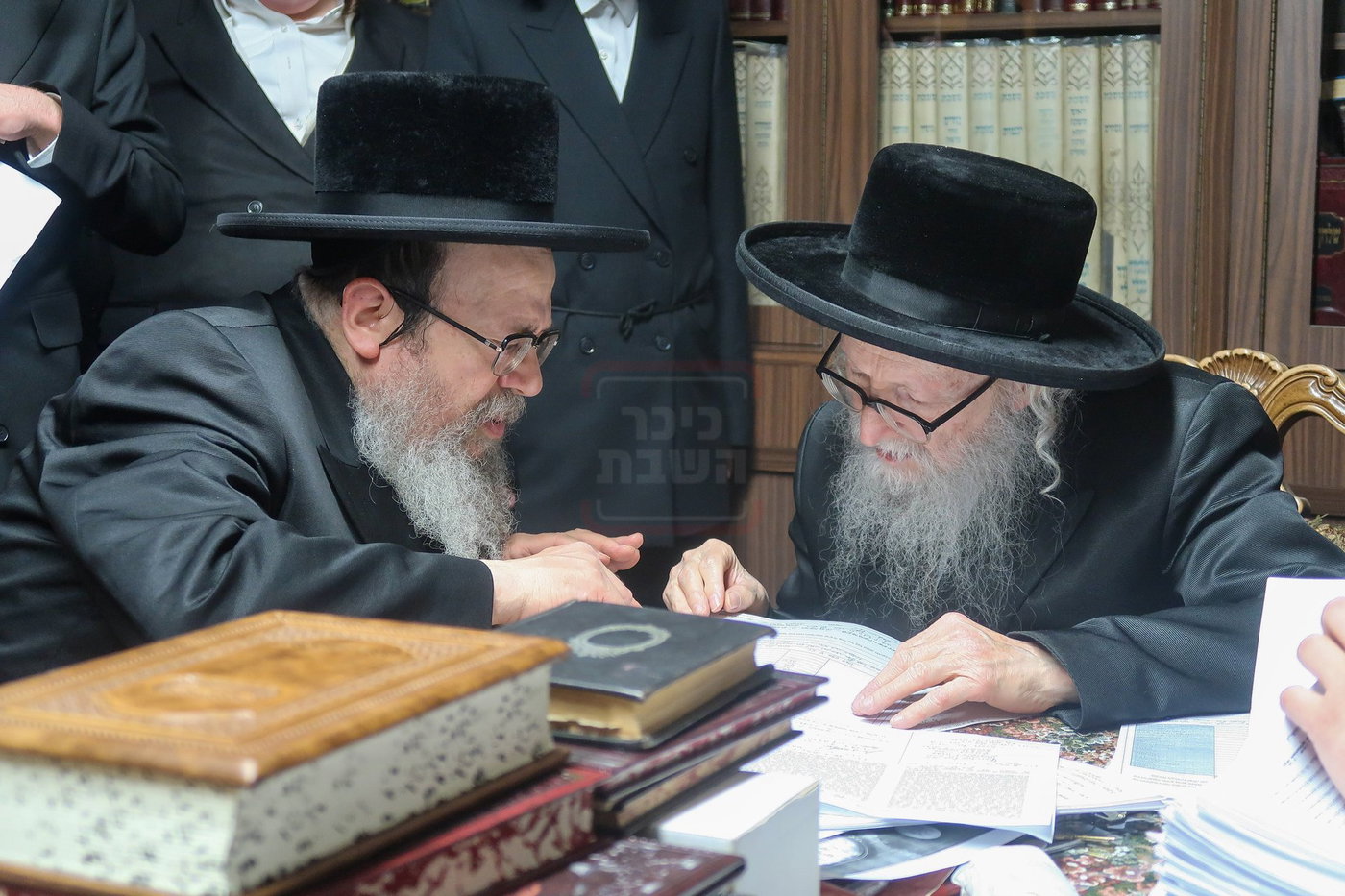 האדמו"ר מסערדאהעלי במכירת חמץ