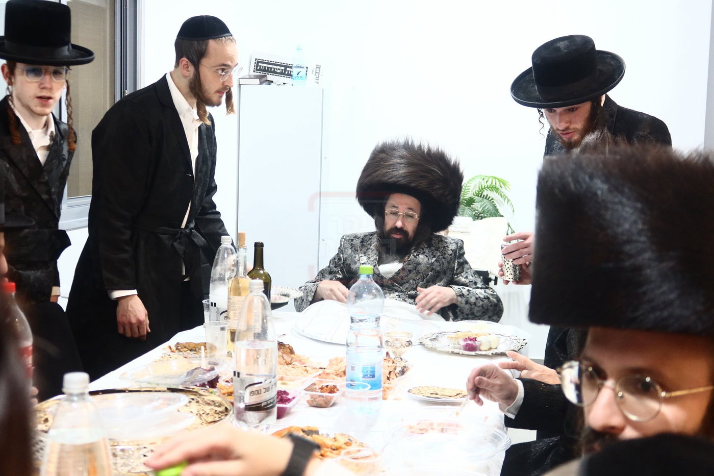 מוצ"ש חוה"מ פסח בחצה"ק מעזבוז