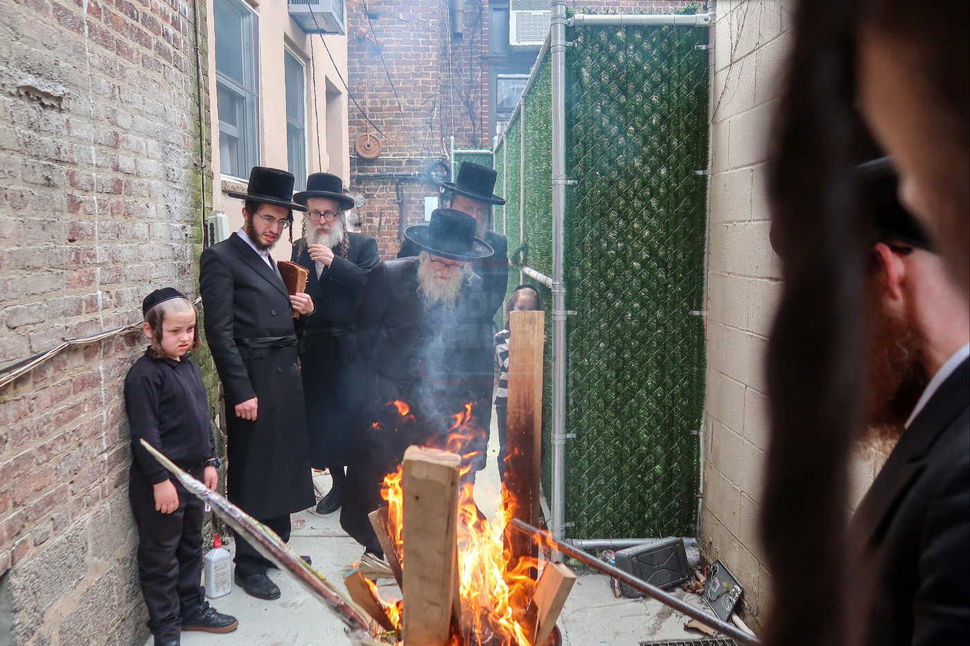 האדמו"ר מסערדאהעלי בשריפת חמץ