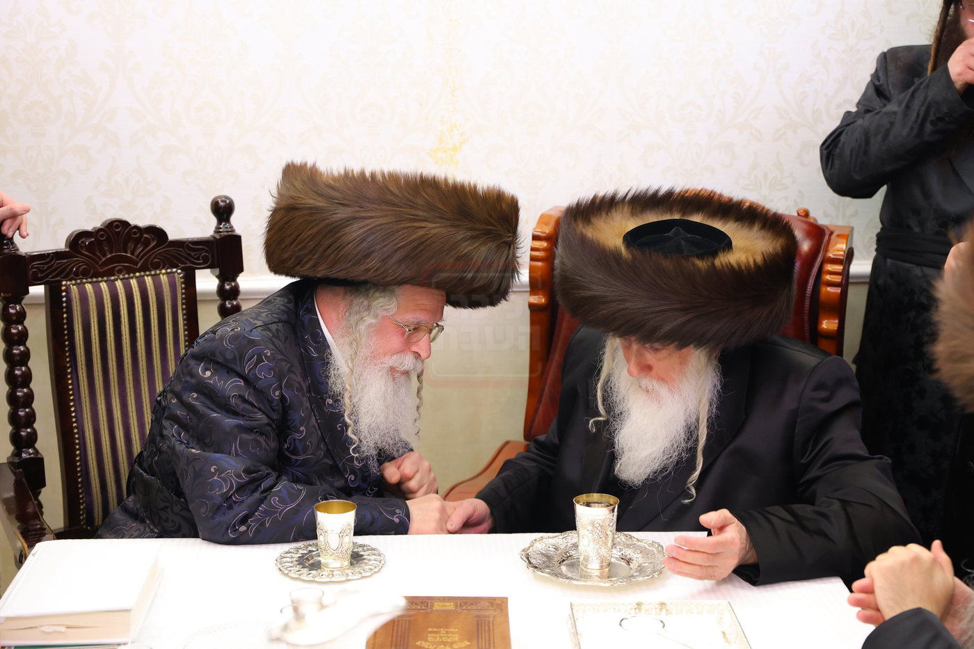 האדמו"ר ממכנובקא בעלזא בביקור אצל האדמו"ר מנדבורנה ירושלים