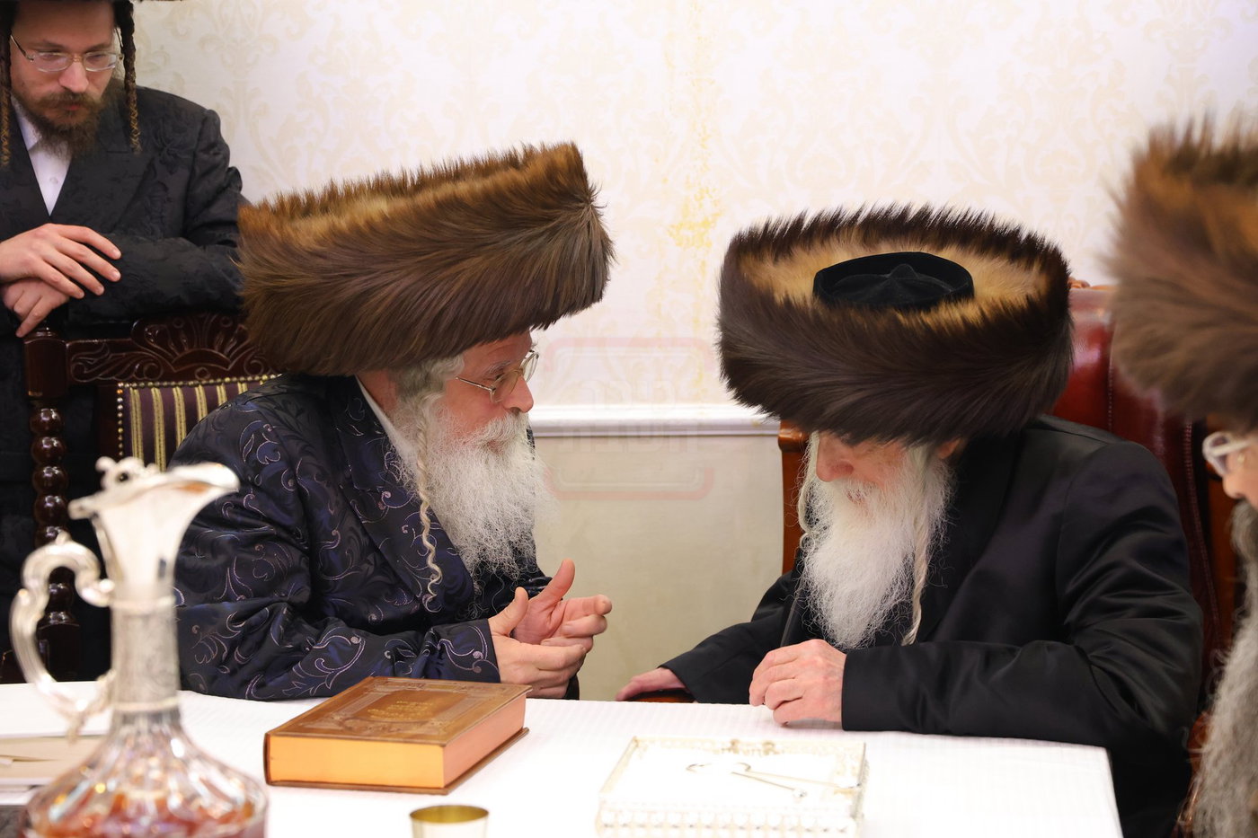 האדמו"ר ממכנובקא בעלזא בביקור אצל האדמו"ר מנדבורנה ירושלים