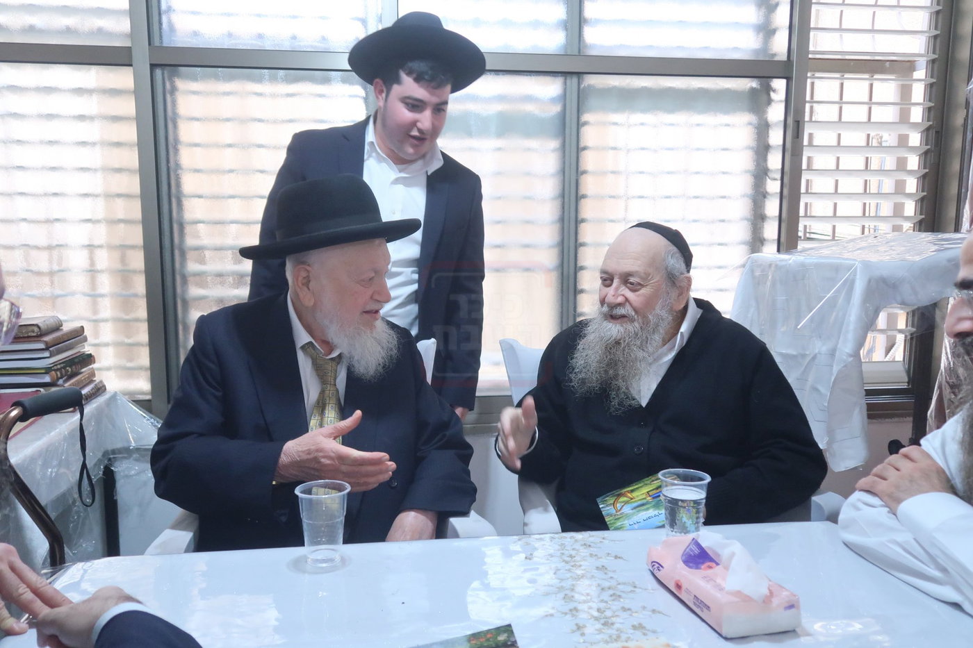 רבי עזרא בצרי בביקור חג אצל אחיו רבי דוד בצרי