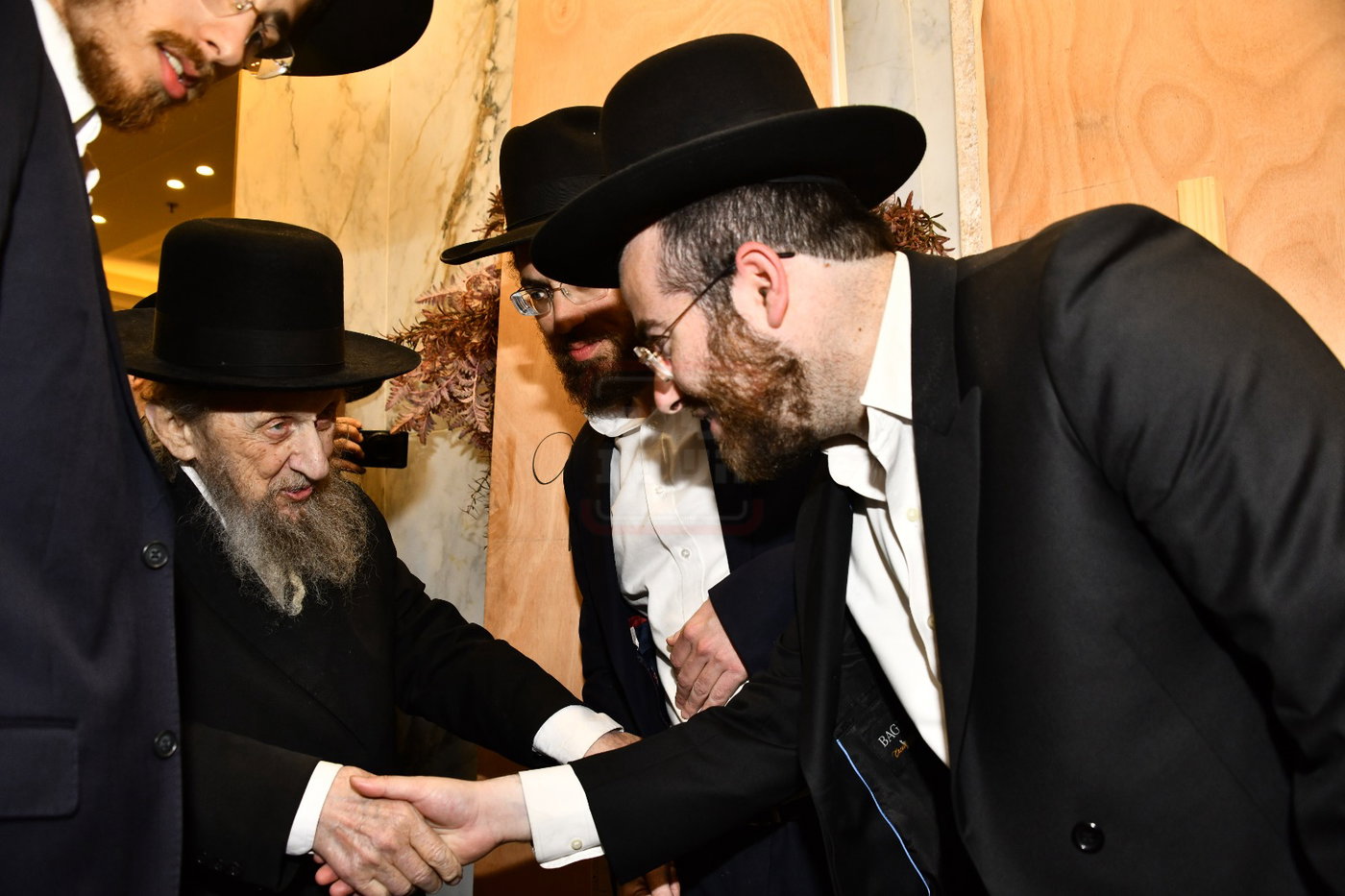 פסח ומימונה בצל המלחמה | 'זופניק בכיכר' עם כל התמונות, הנייעס והחשיפות של השבוע