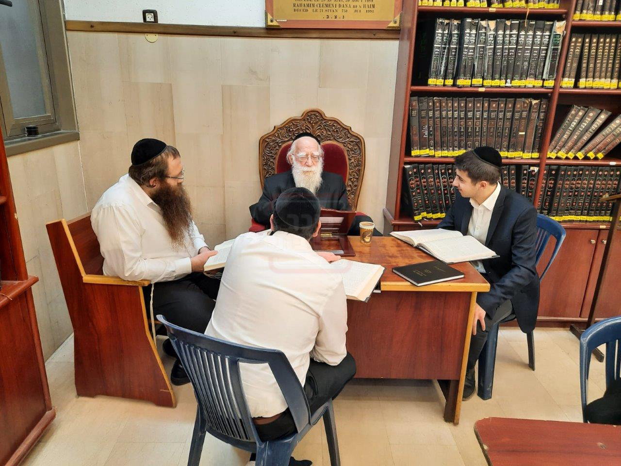 מראות חיי הגאון רבי אברהם אלטמן זצ"ל