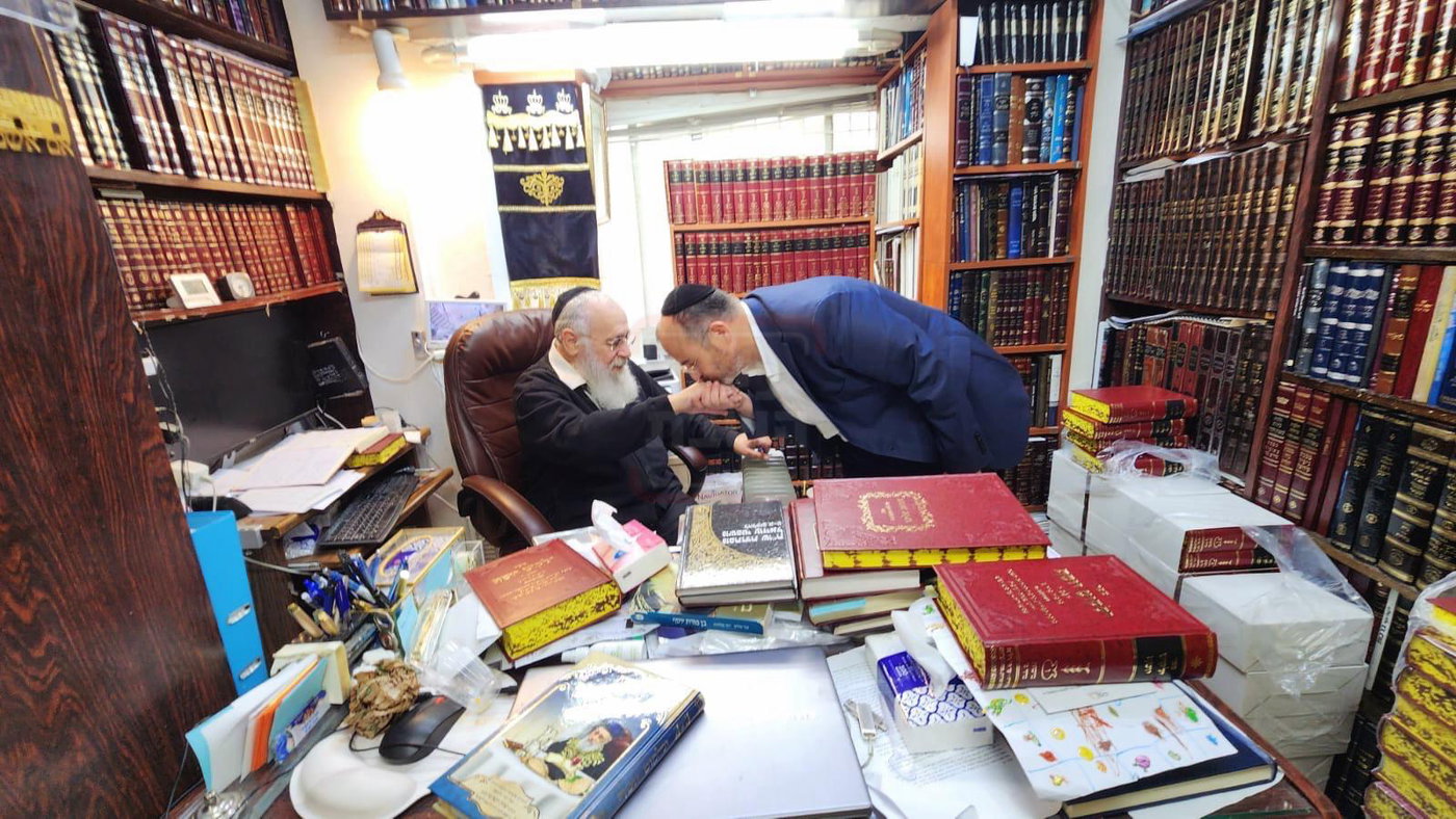 פסח ומימונה בצל המלחמה | 'זופניק בכיכר' עם כל התמונות, הנייעס והחשיפות של השבוע