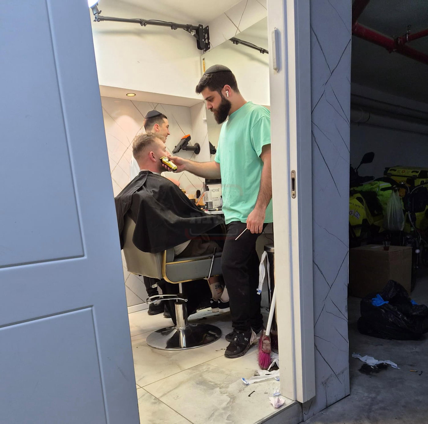 פסח ומימונה בצל המלחמה | 'זופניק בכיכר' עם כל התמונות, הנייעס והחשיפות של השבוע