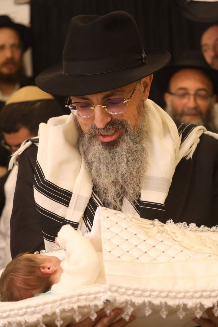 פסח ומימונה בצל המלחמה | 'זופניק בכיכר' עם כל התמונות, הנייעס והחשיפות של השבוע