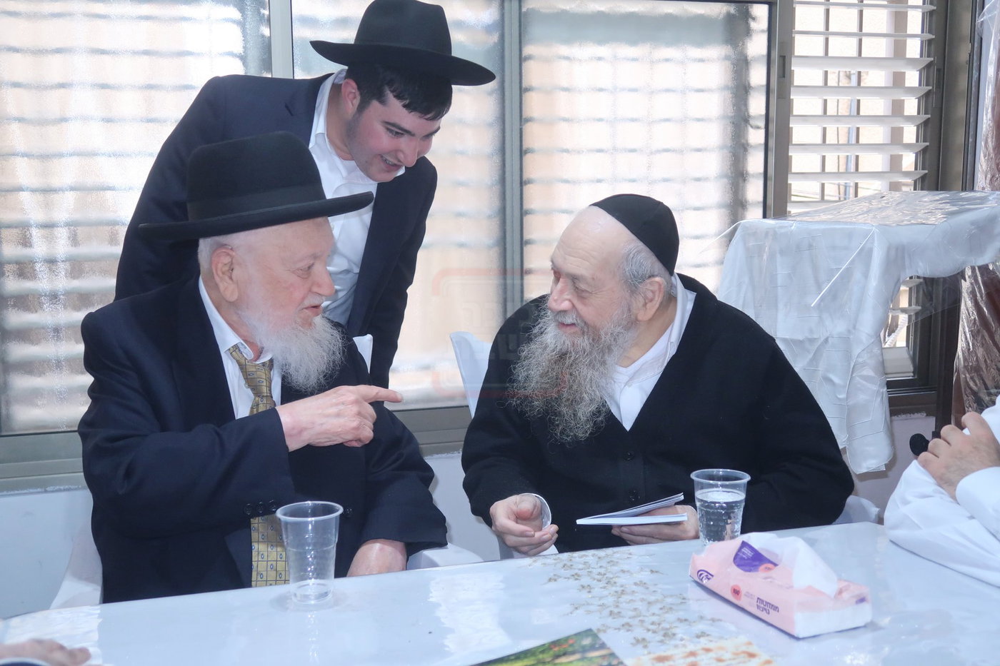 רבי עזרא בצרי בביקור חג אצל אחיו רבי דוד בצרי