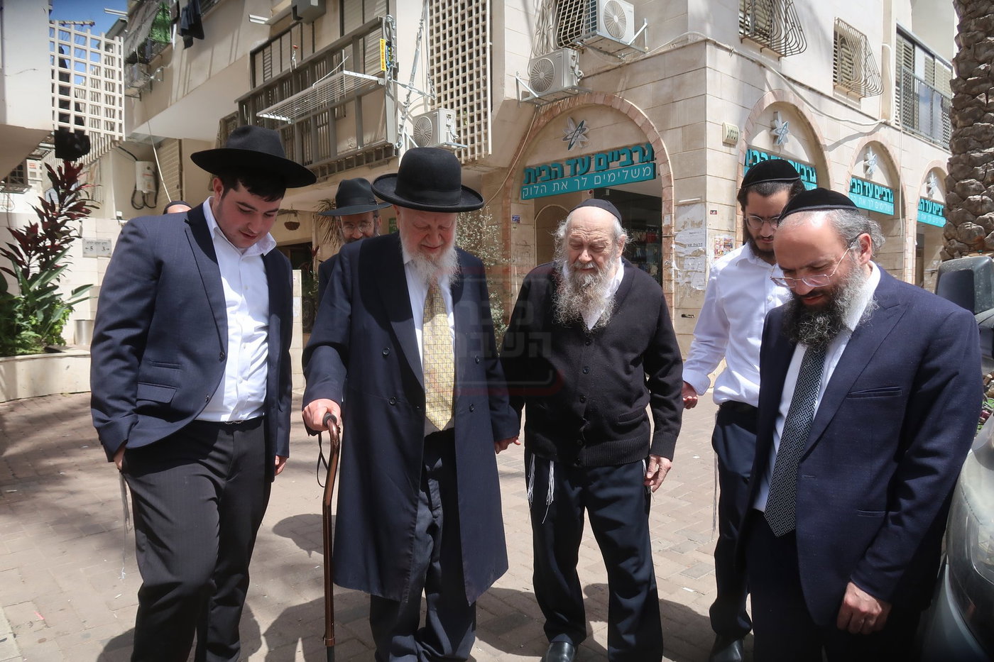 רבי עזרא בצרי בביקור חג אצל אחיו רבי דוד בצרי