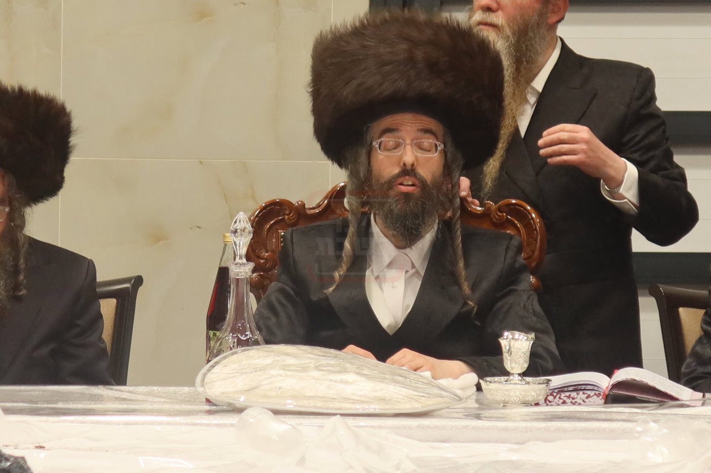 חג הפסח בחצה"ק זוועיהיל