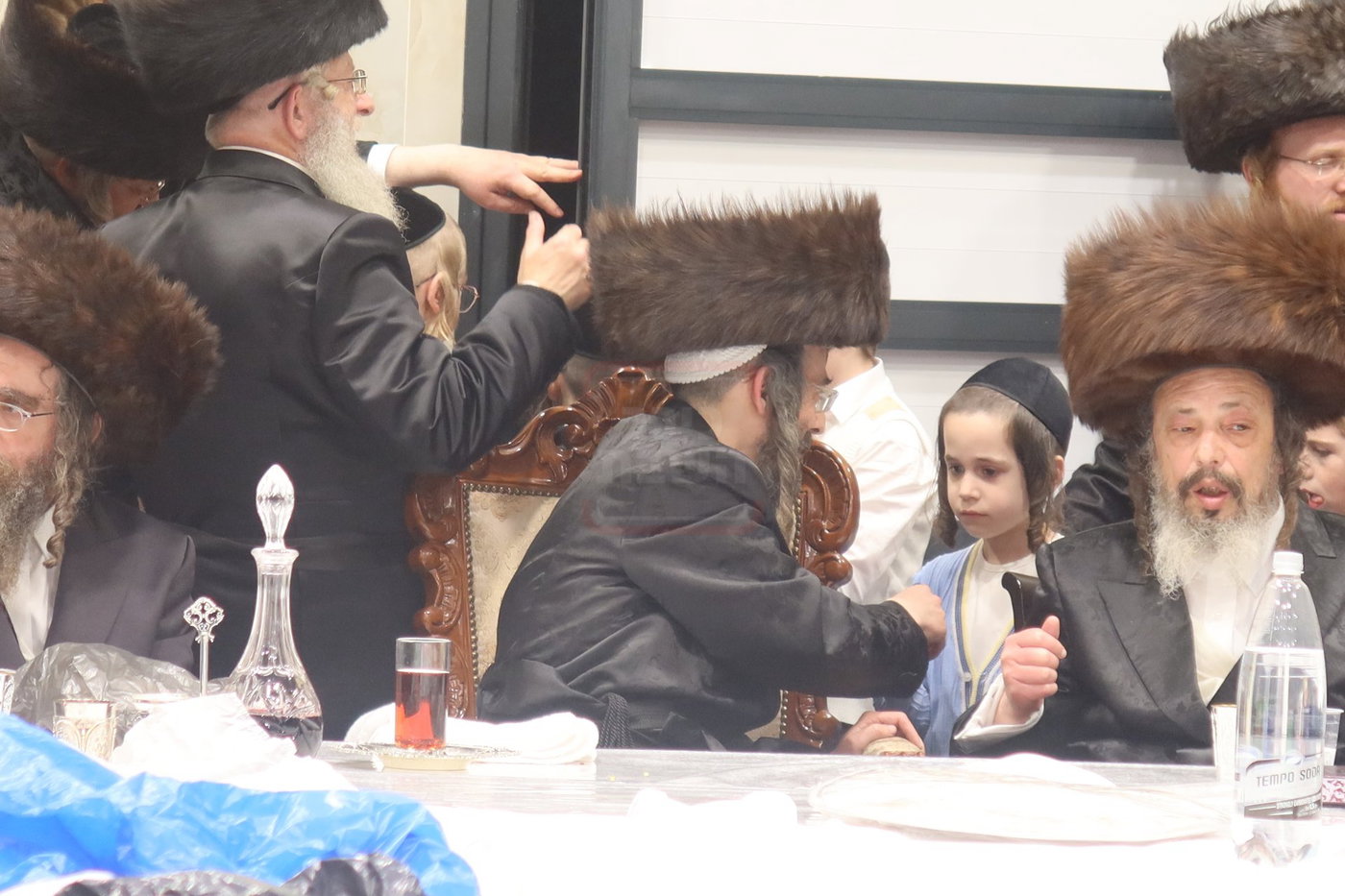 חג הפסח בחצה"ק זוועיהיל