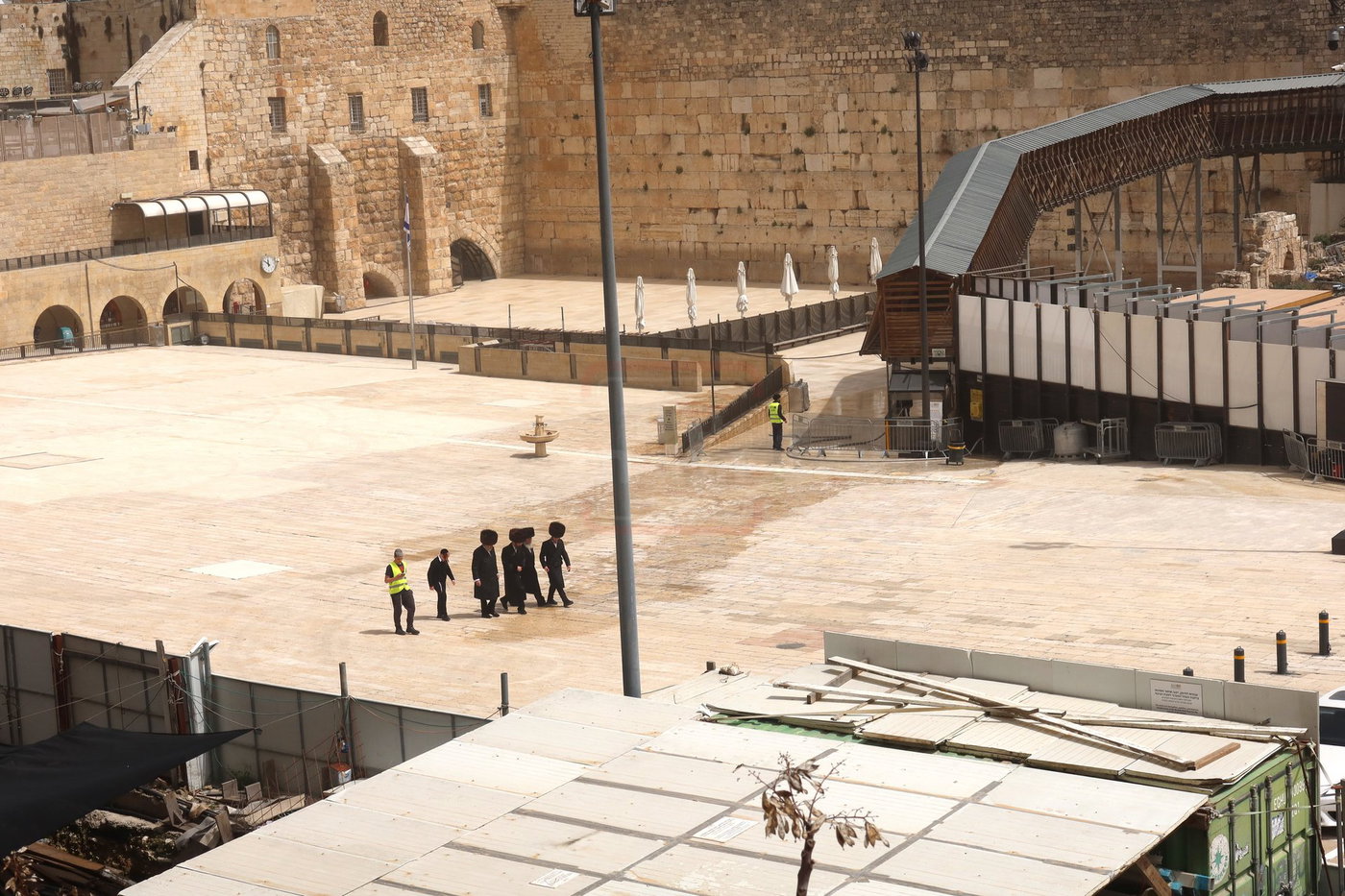 חג הפסח בחצה"ק זוועיהיל