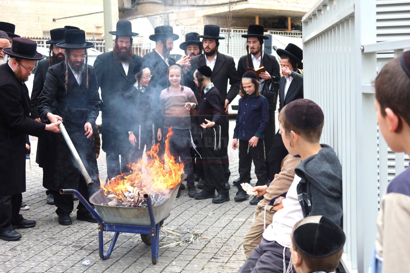 חג הפסח בחצה"ק זוועיהיל