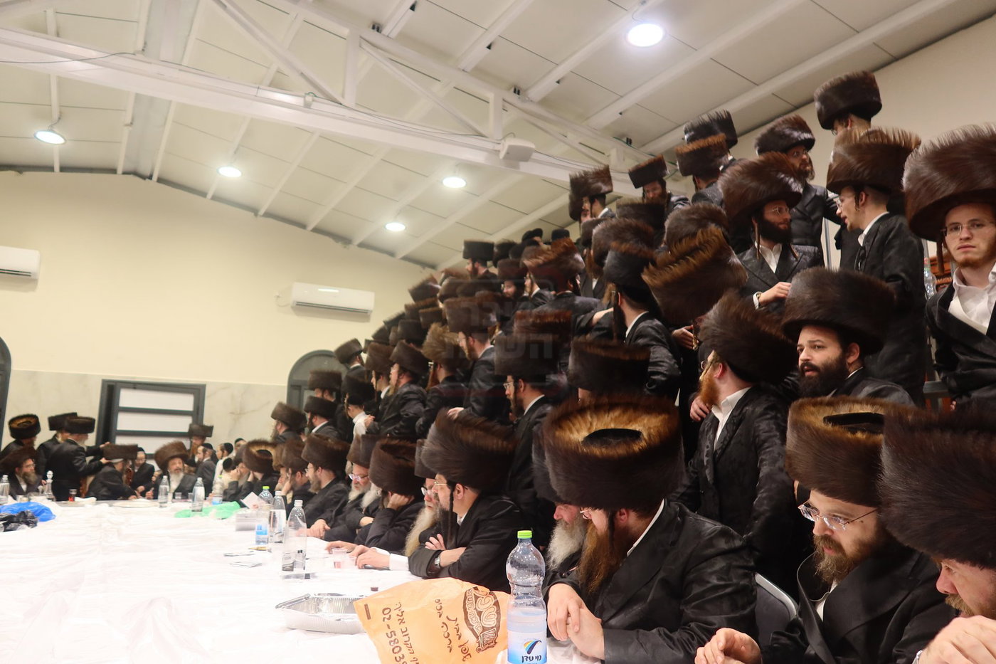 חג הפסח בחצה"ק זוועיהיל