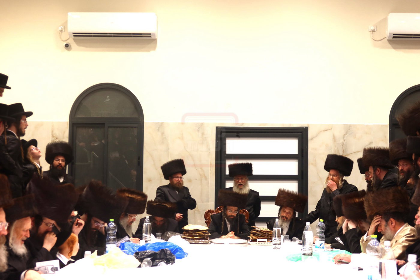 חג הפסח בחצה"ק זוועיהיל