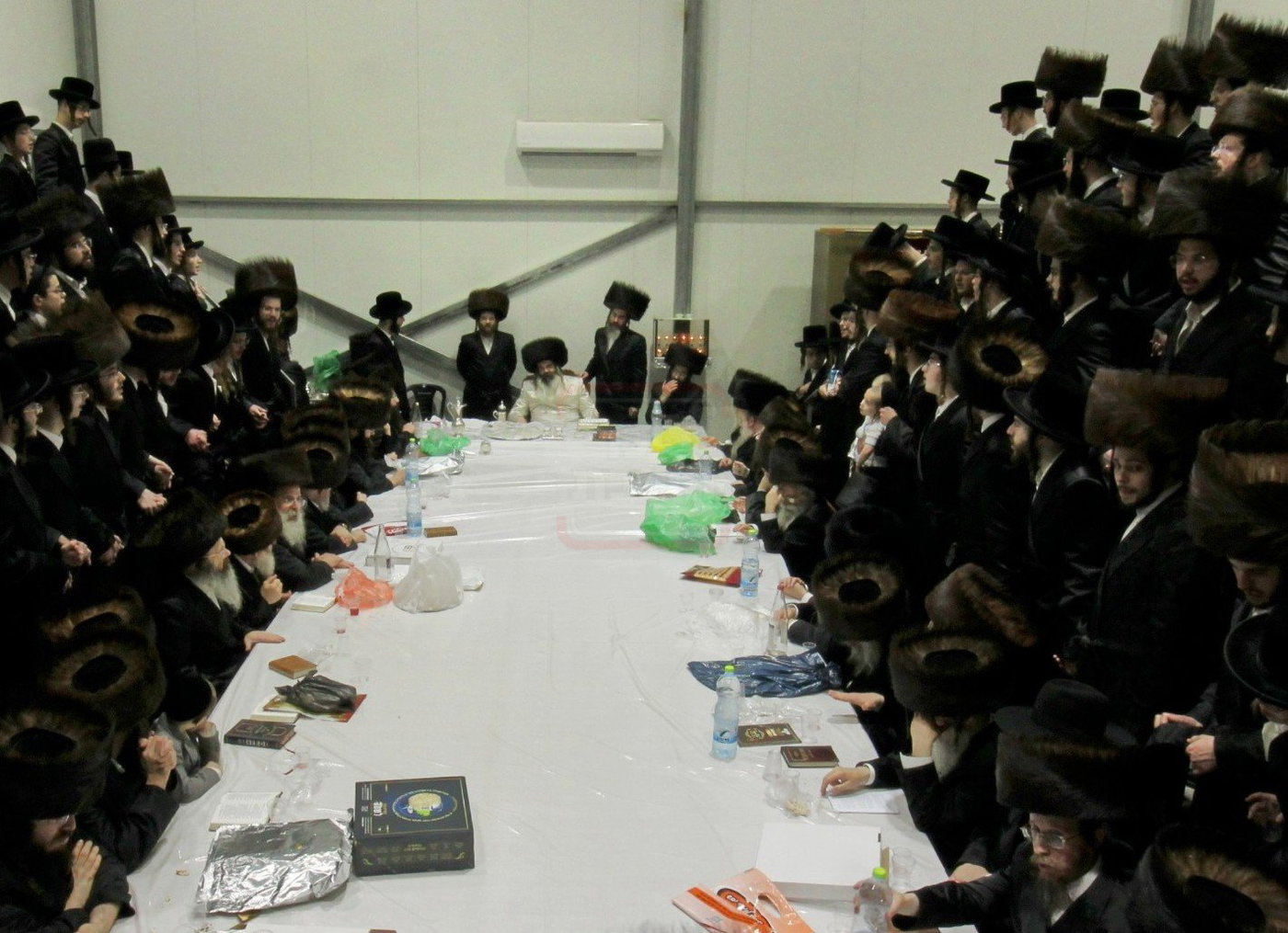 חג הפסח בחצה"ק זוטשקא