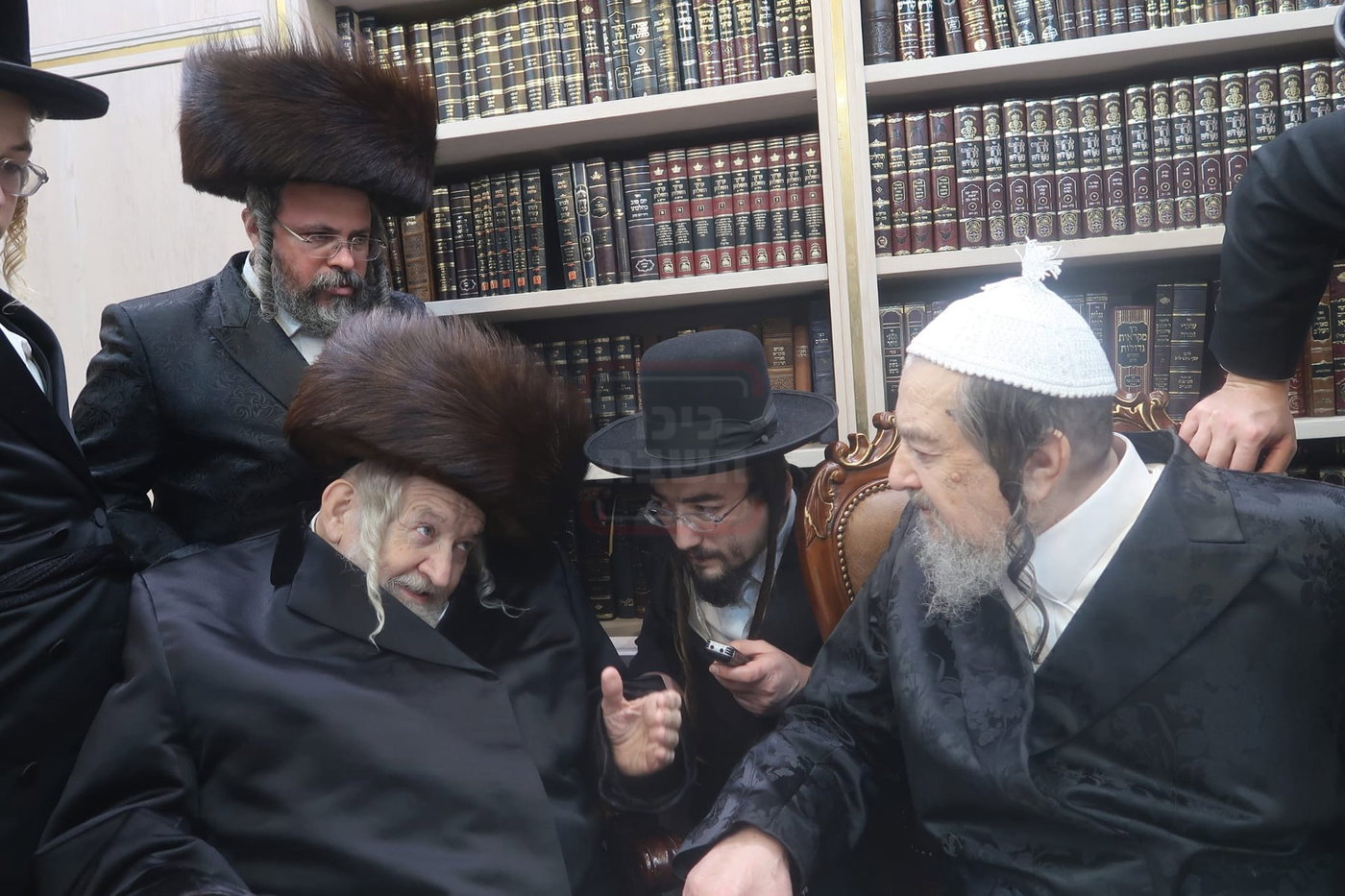 האדמו"ר מטעמשוואר בביקור אצל הגרי"מ שעכטער