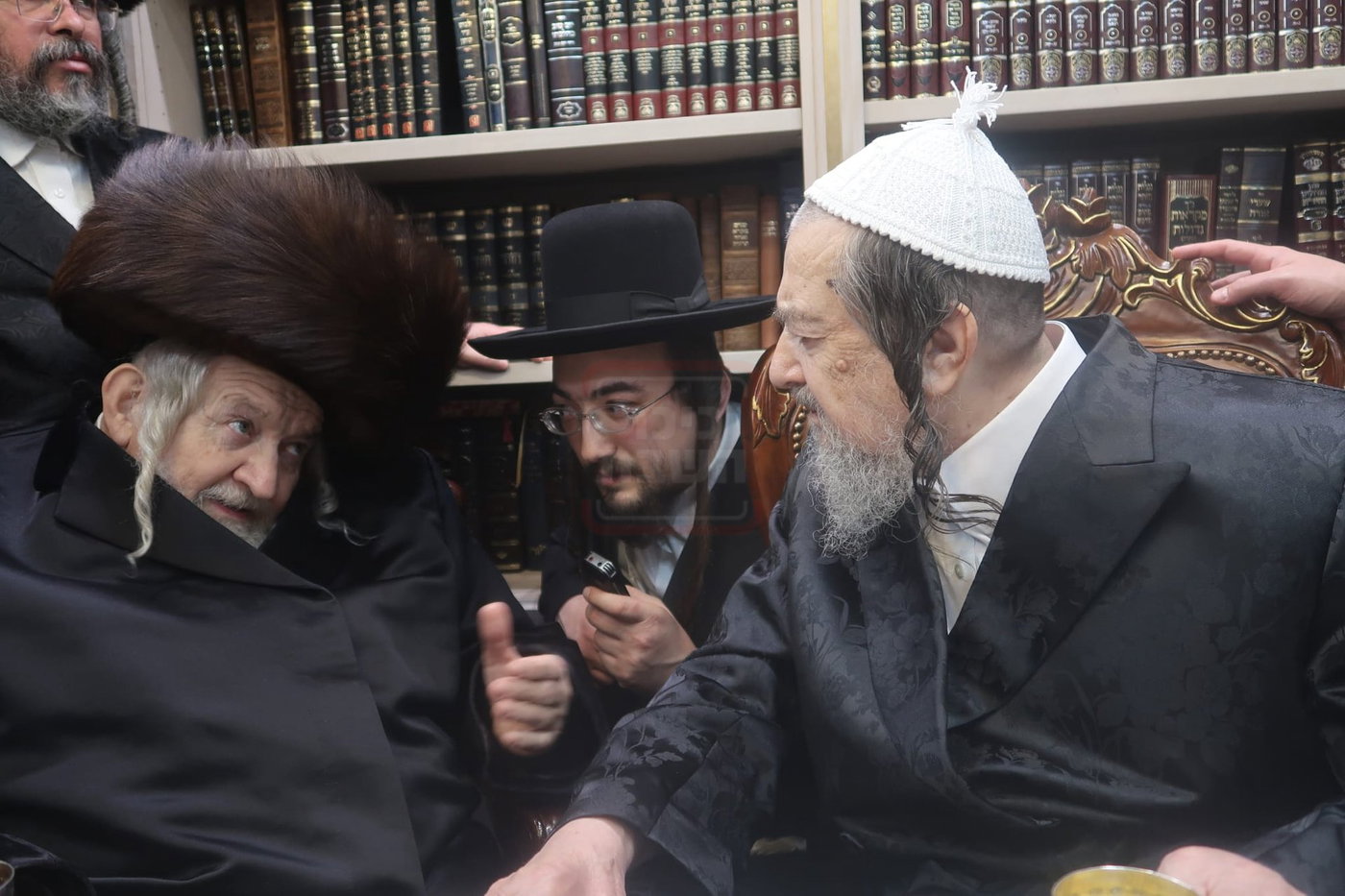 האדמו"ר מטעמשוואר בביקור אצל הגרי"מ שעכטער