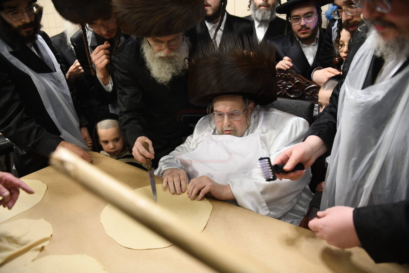 האדמו"ר מבעלזא באפיית מצות מצווה