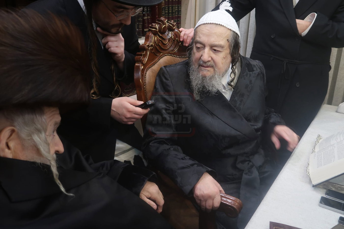 האדמו"ר מטעמשוואר בביקור אצל הגרי"מ שעכטער