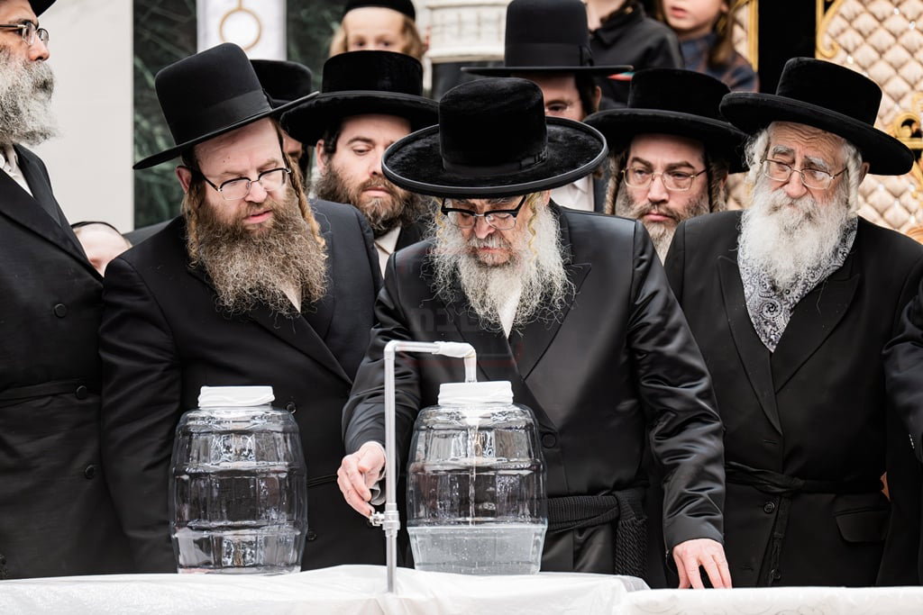 האדמו"ר מסאטמר בשאיבת מים שלנו