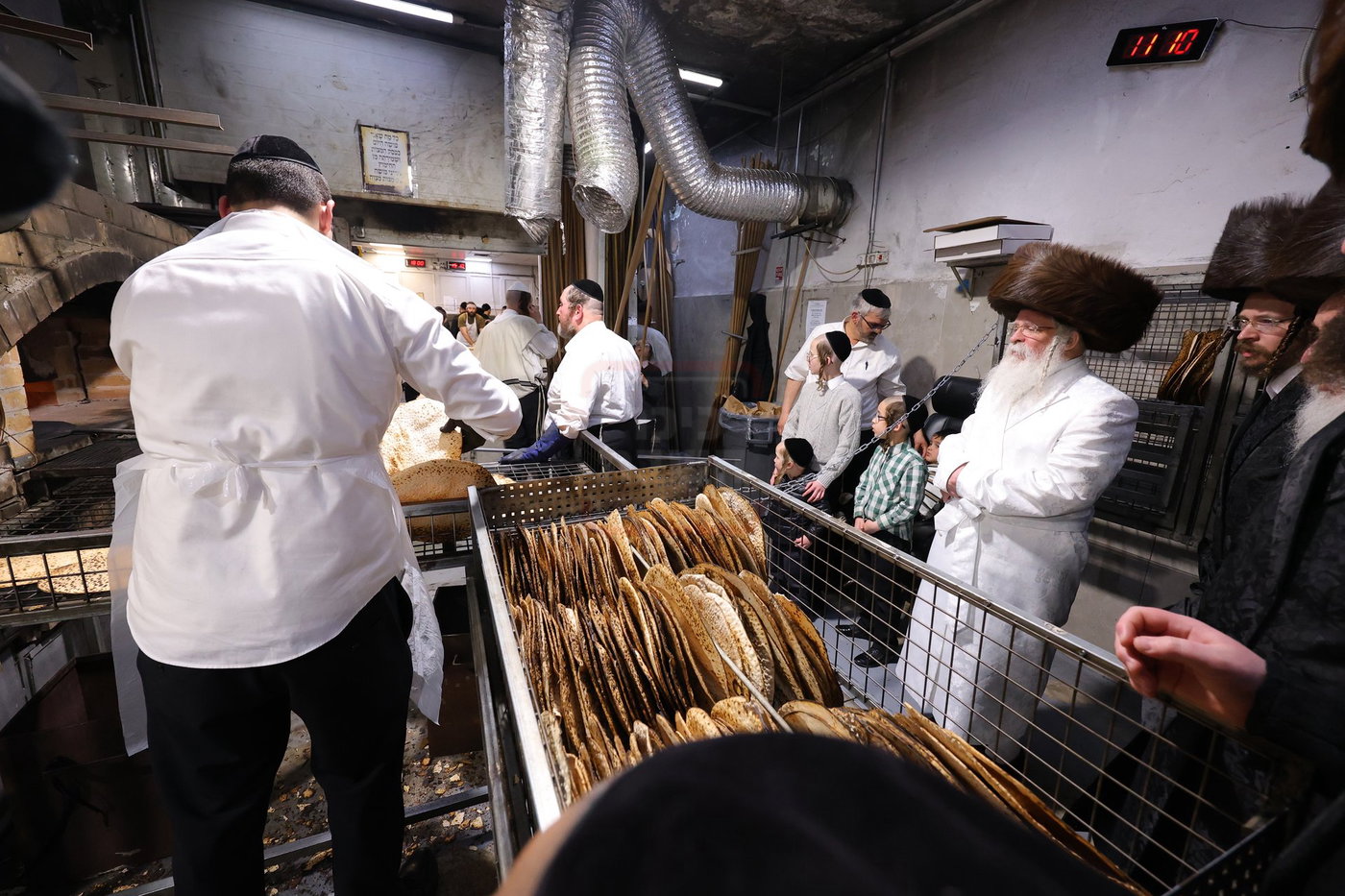 האדמו"ר מנדבורנה ירושלים באפיית מצות מצווה