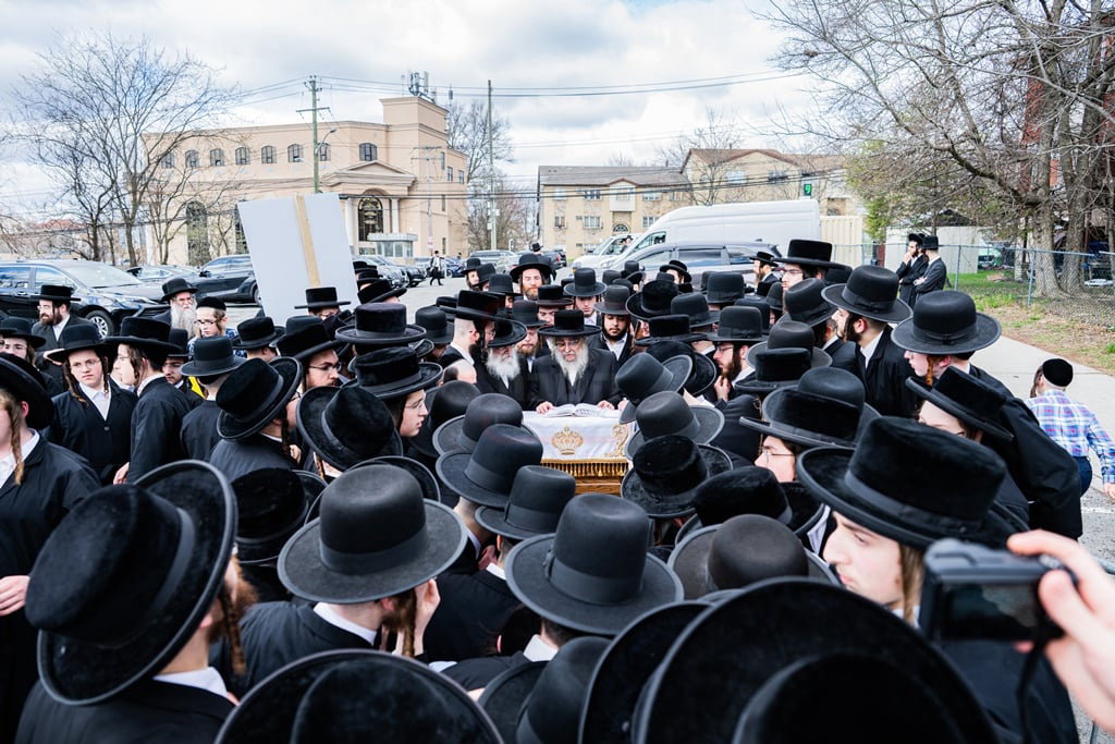האדמו"ר מסאטמר בשריפת חמץ