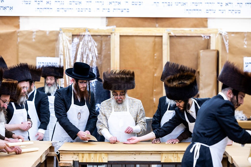 האדמו"ר מסאטמר באפיית מצות מצווה